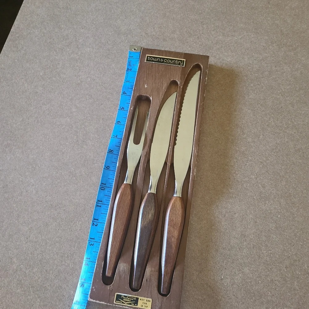 Mid Century Washington Forge town& country wood handle carving set